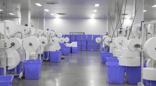 科技企業(yè)清遠(yuǎn)工廠90多條供港口罩生產(chǎn)線開(kāi)動(dòng)，產(chǎn)能翻倍增長(zhǎng)